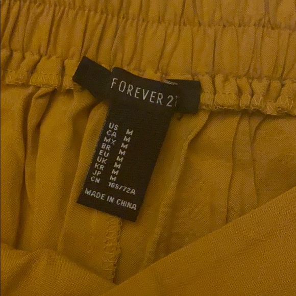 Crepe mustard yellow shorts - Picture 3 of 3